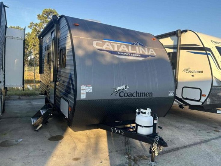 Thumbnail Photo undefined for New 2022 Coachmen Catalina